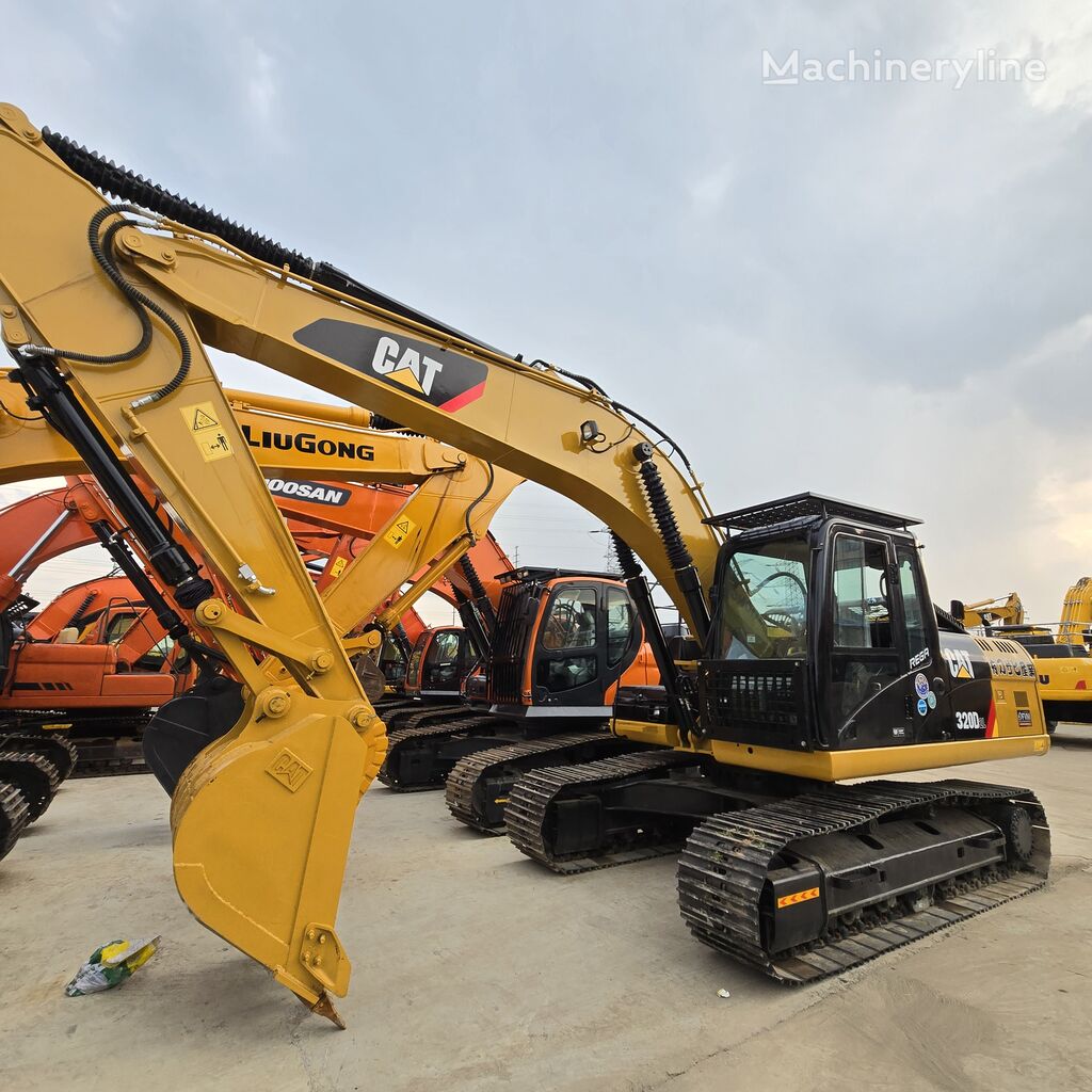 Caterpillar 320DL excavadora de cadenas