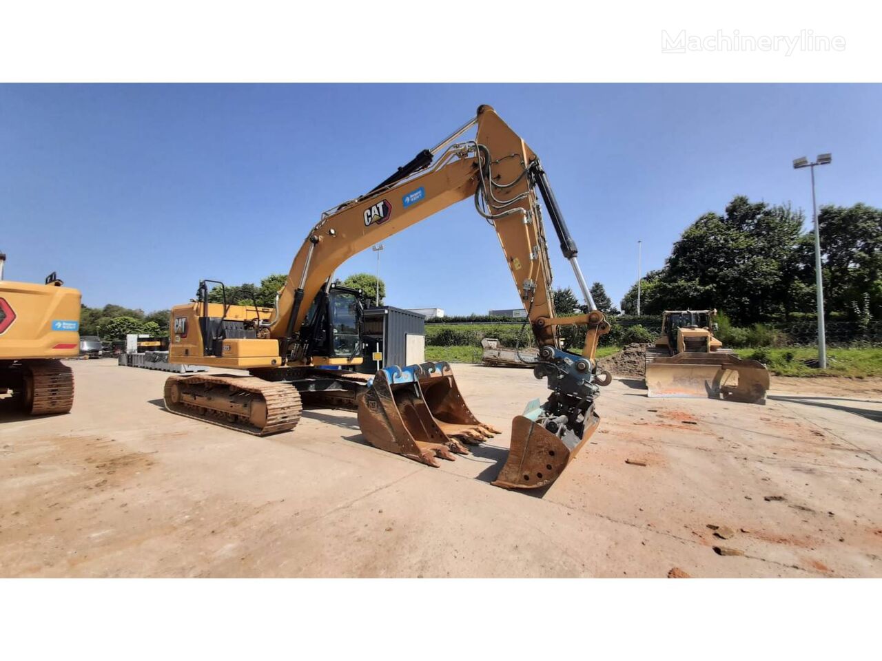 Caterpillar 323 tracked excavator