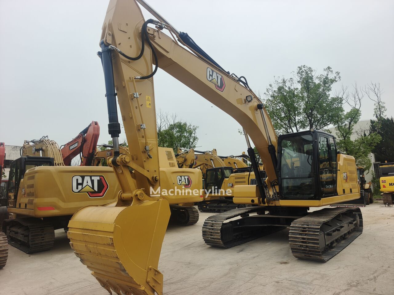 Caterpillar 323 tracked excavator - Machineryline