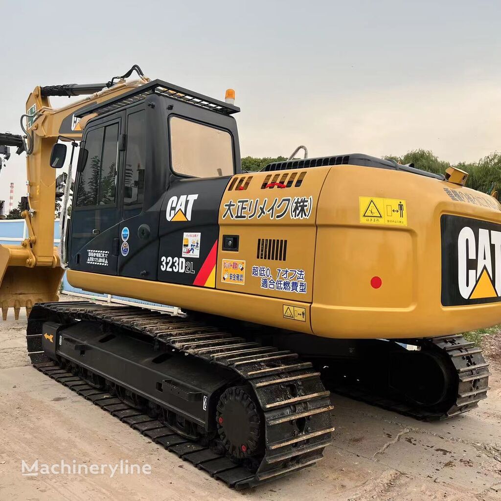 Caterpillar 323D2L bandgrävare