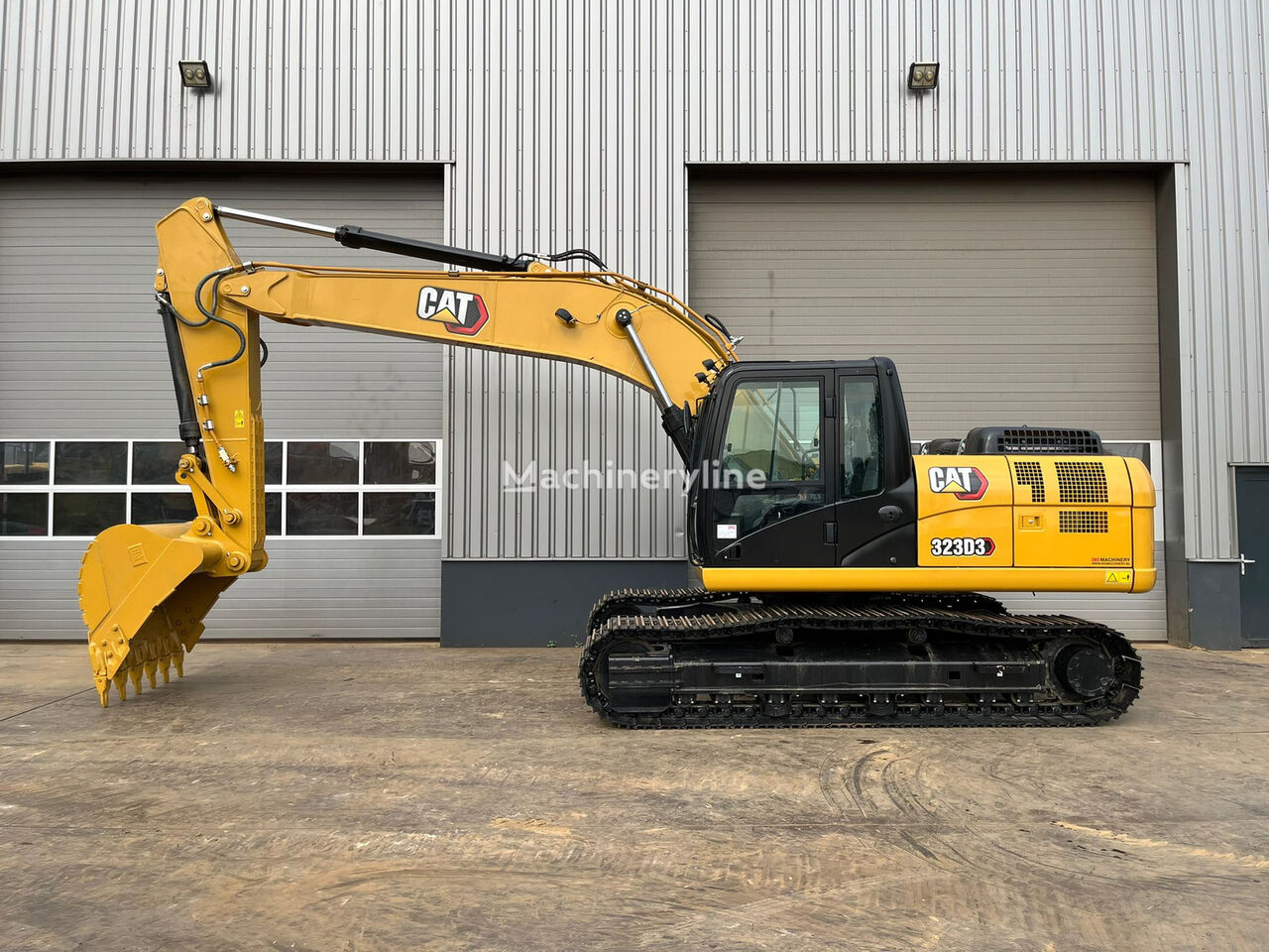 новый гусеничный экскаватор Caterpillar 323D3