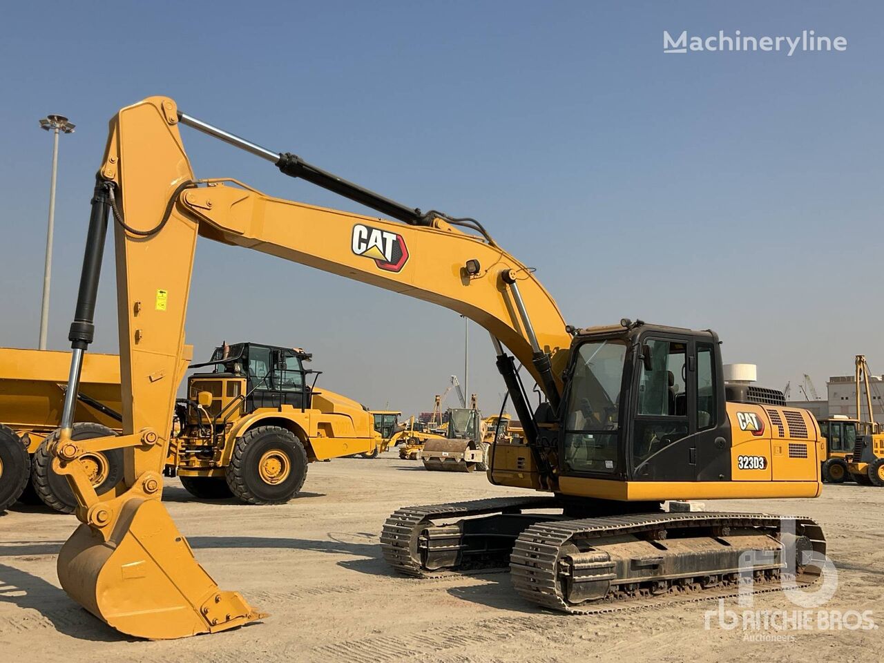 Caterpillar 323D3 excavadora de cadenas