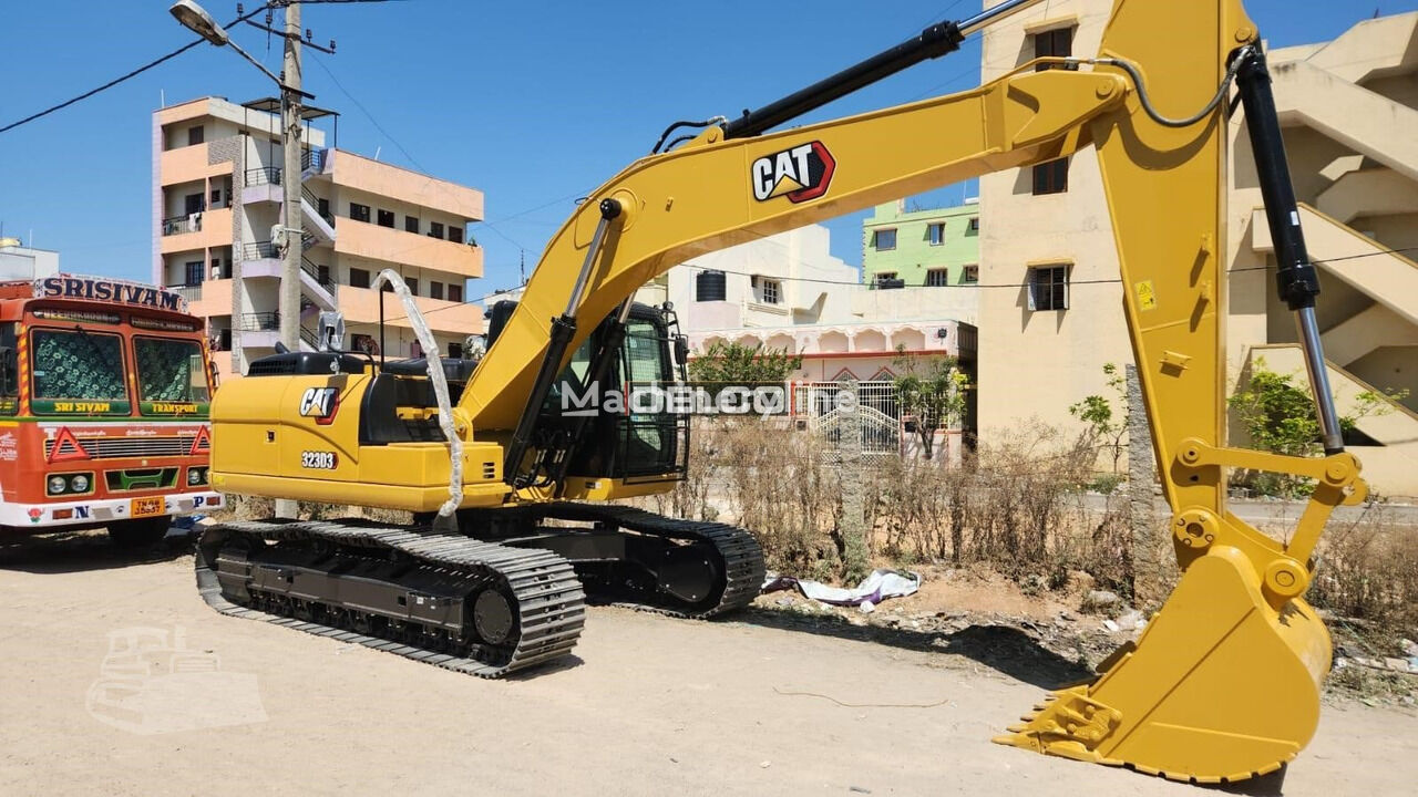 new Caterpillar 323D3 tracked excavator