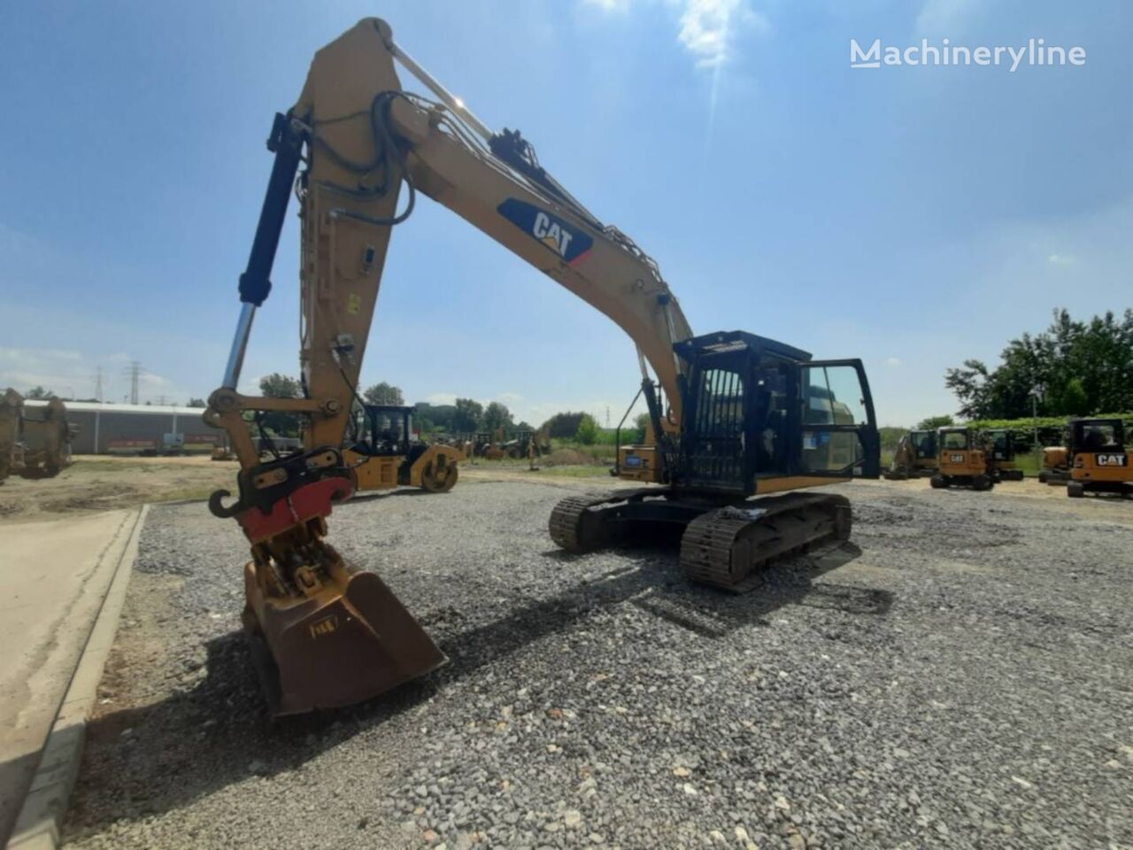 Caterpillar 323FL tracked excavator