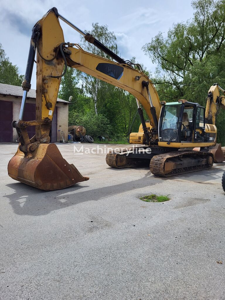 Caterpillar 324D tracked excavator