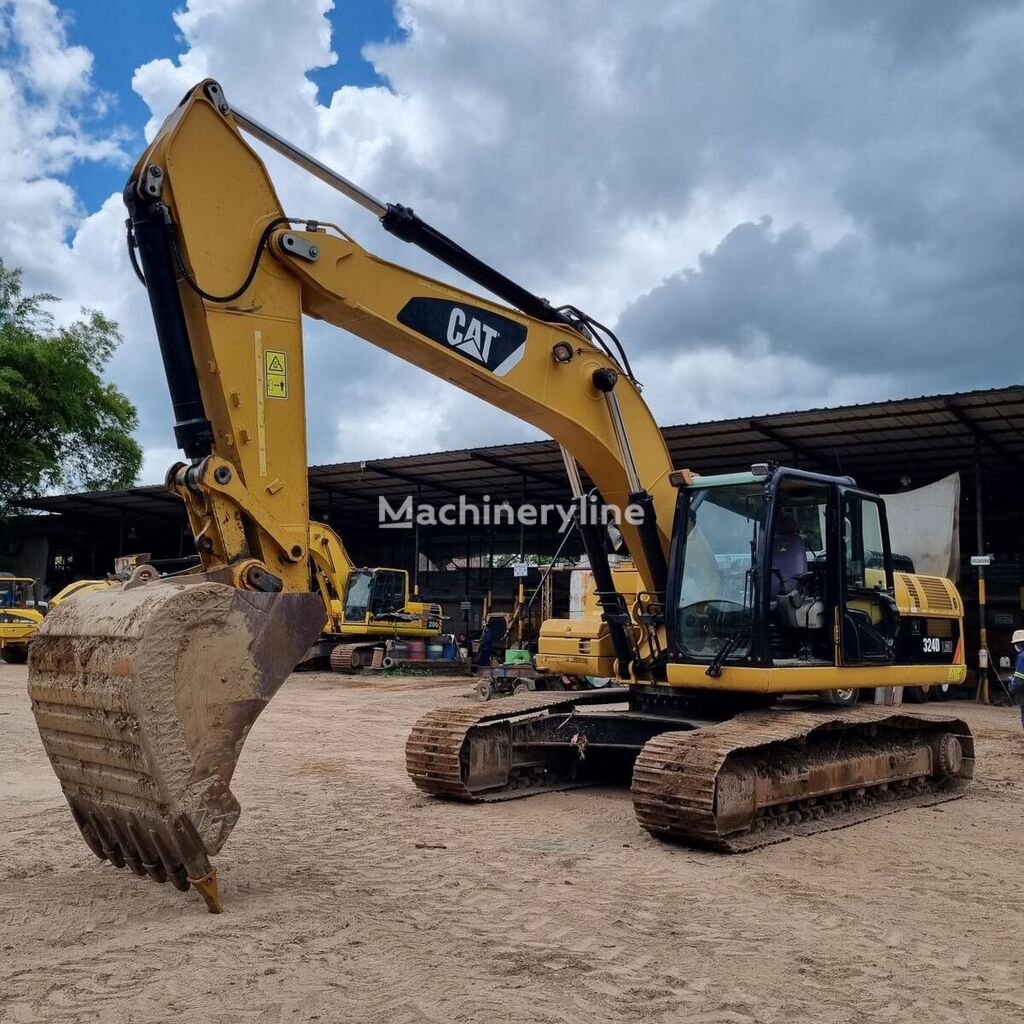 Caterpillar 324D tracked excavator