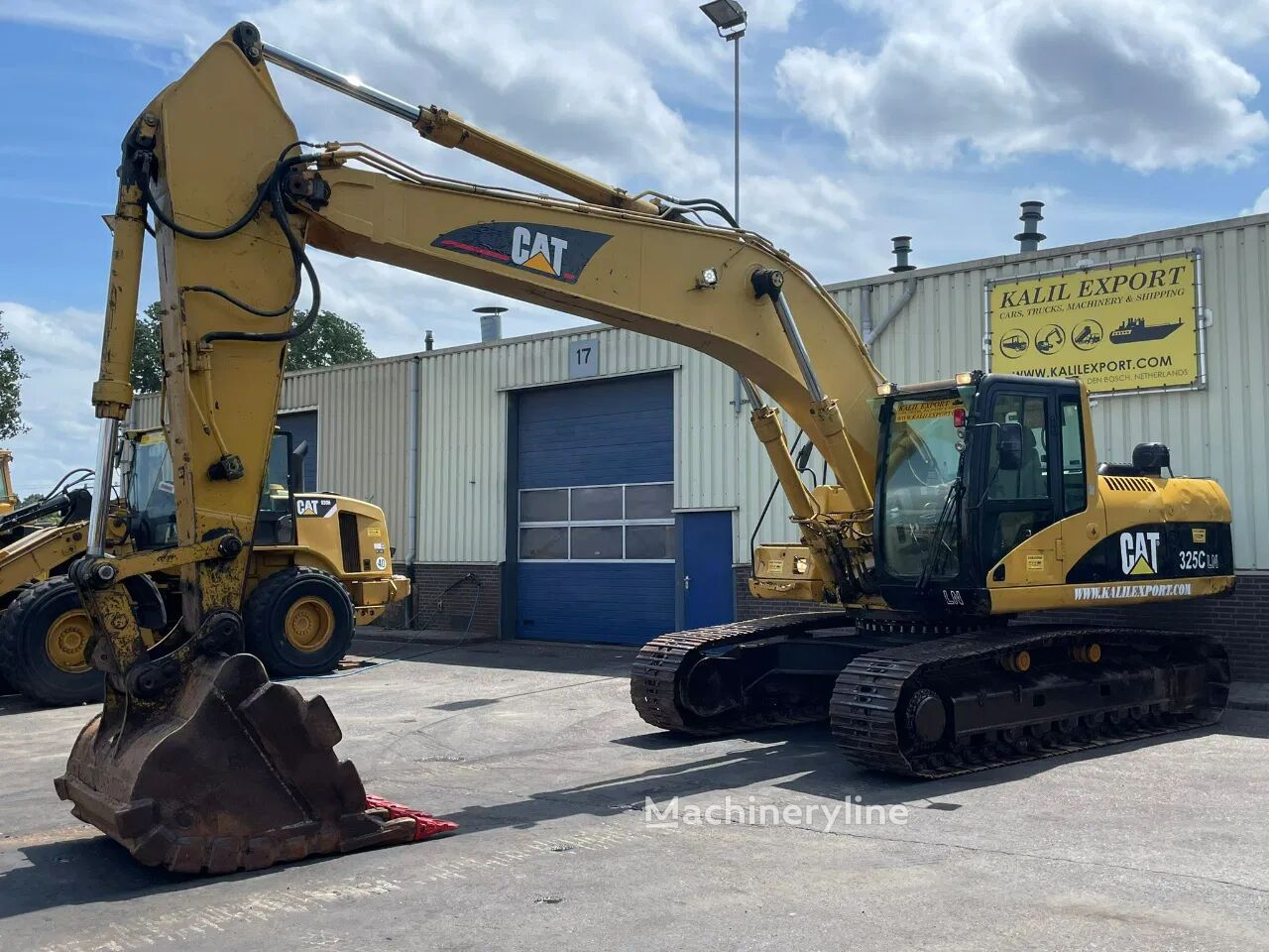 Купить гусеничный экскаватор Caterpillar 325 CLN Track Excavator Hammer Line Airco Good Condition | Machineryline GE Гусеничный экскаватор Caterpillar 325 CLN Track Excavator Hammer Line Airco Good Condition - Machineryline