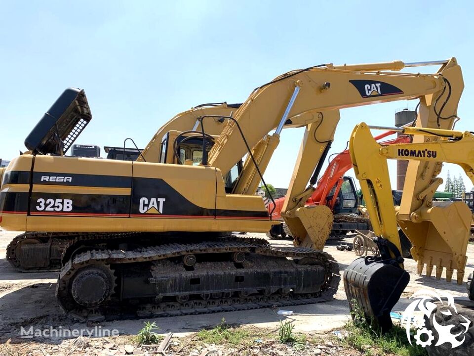 Caterpillar 325B tracked excavator