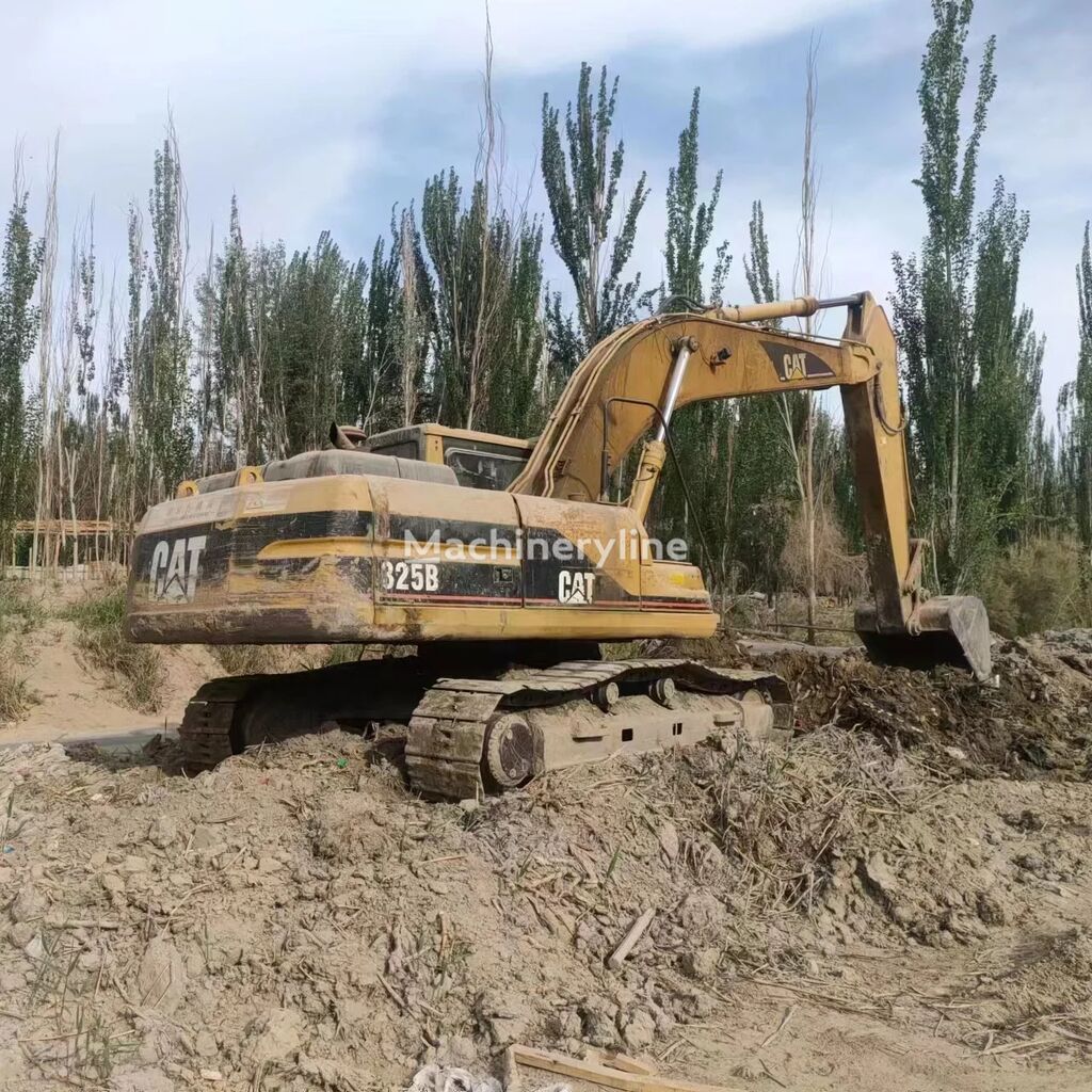 Caterpillar 325B tracked excavator