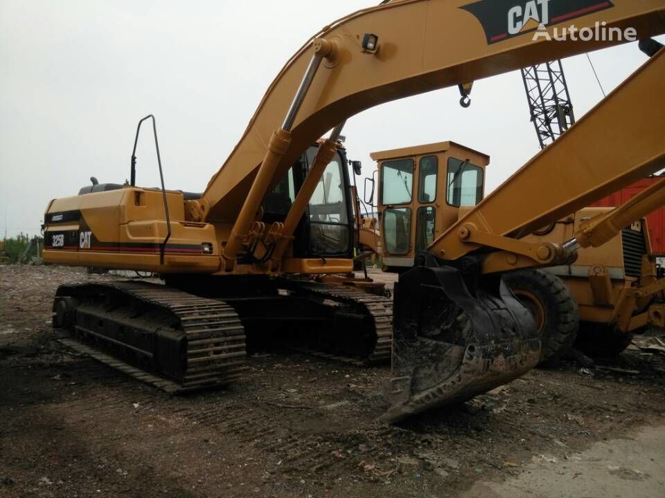 Caterpillar 325BL excavadora de cadenas