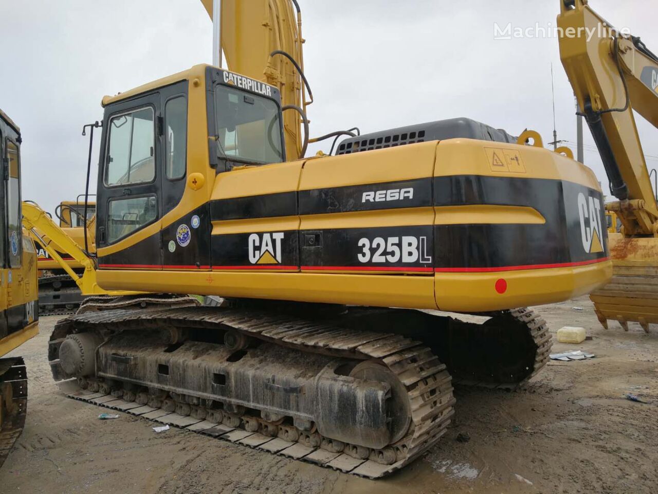 Caterpillar 325BL tracked excavator - Machineryline