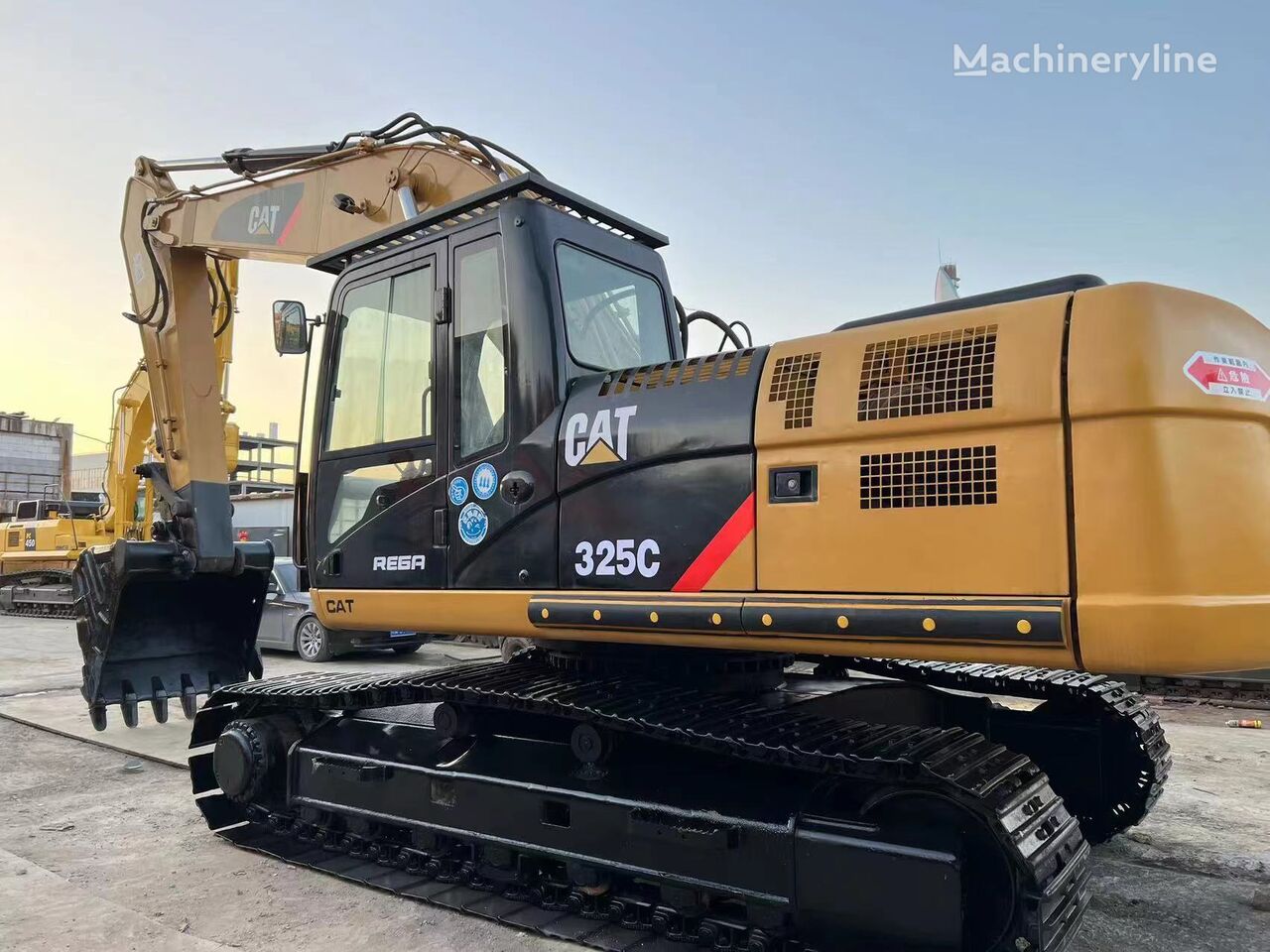 bager goseničar Caterpillar 325C