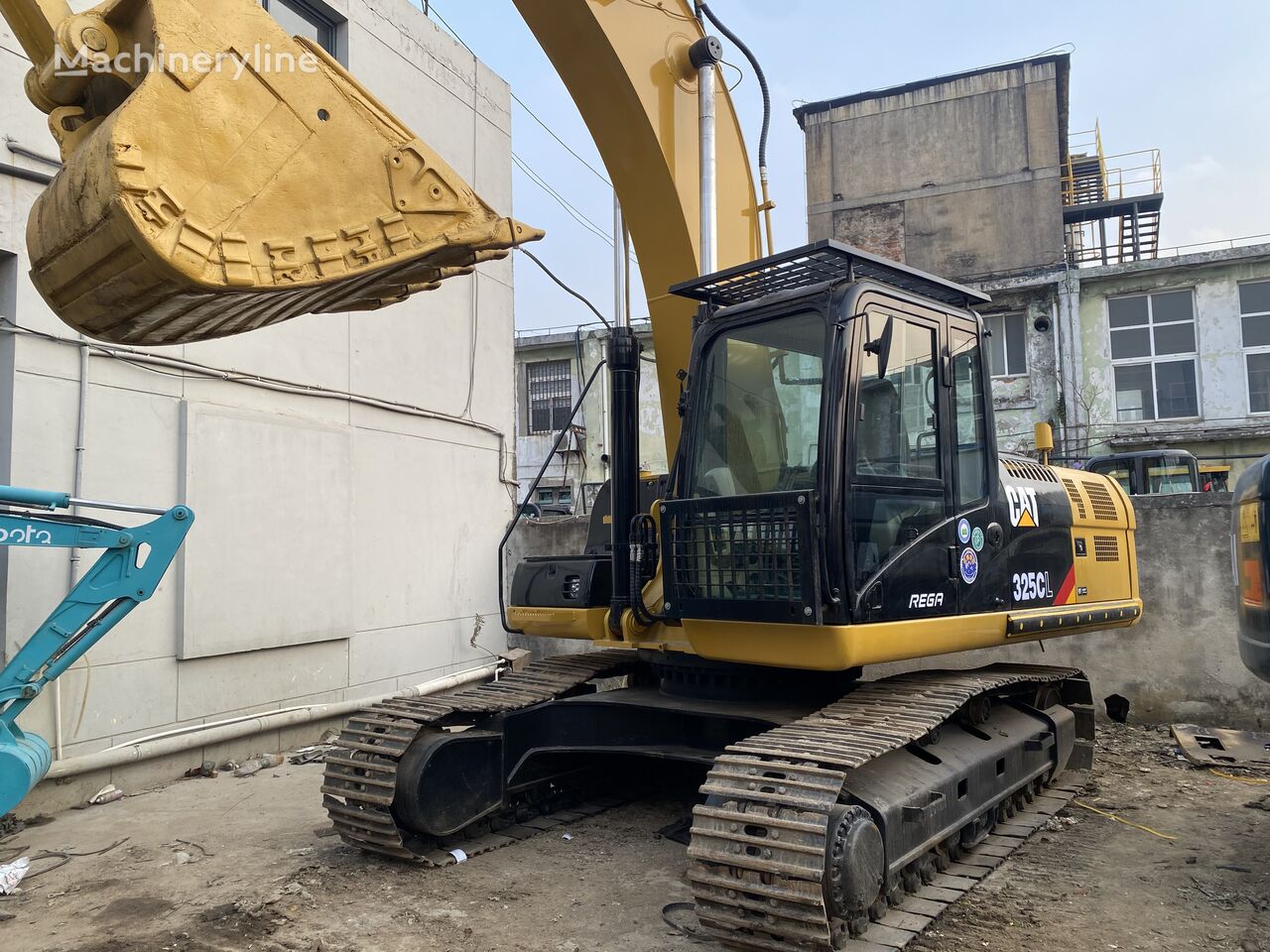 Caterpillar 325CL クローラーショベル