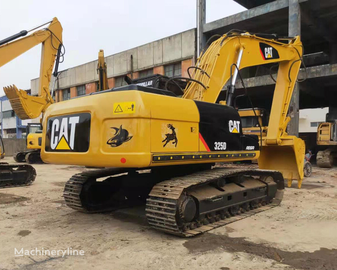 Caterpillar 325D tracked excavator