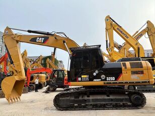 excavator dengan track Caterpillar 325D