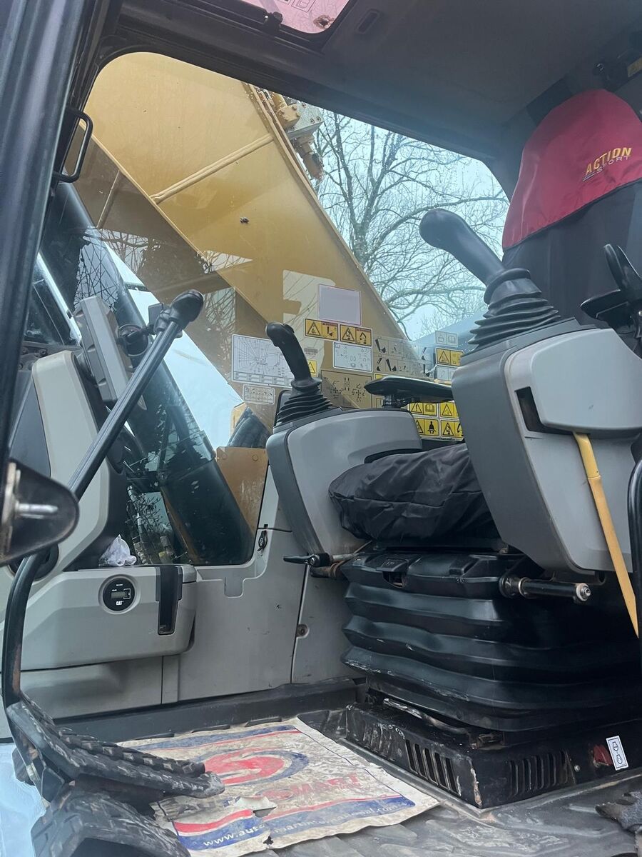 2018 Caterpillar 325FLCR-46645668