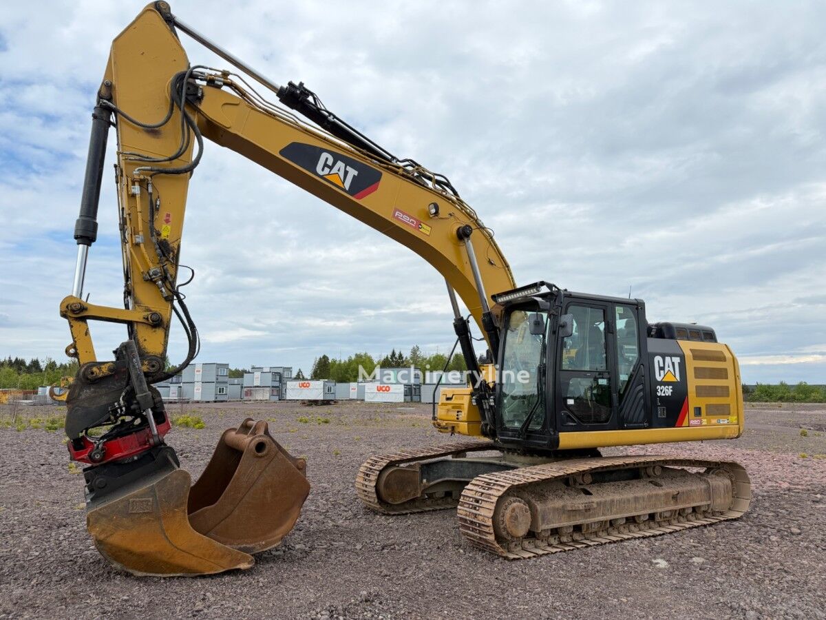 حفارة مجنزرة Caterpillar 326F Gravemaskin med R8 Rototilt, to skuffer, Novatron Vision 3D - Machineryline