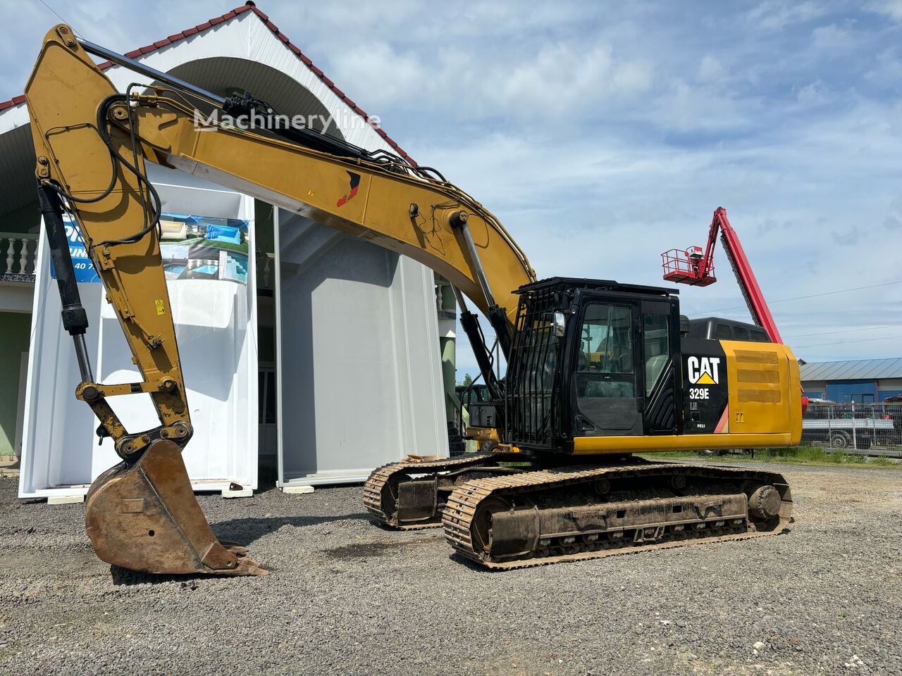 Гусеничный экскаватор Caterpillar 329EL - Machineryline