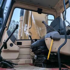 Caterpillar 330BL tracked excavator