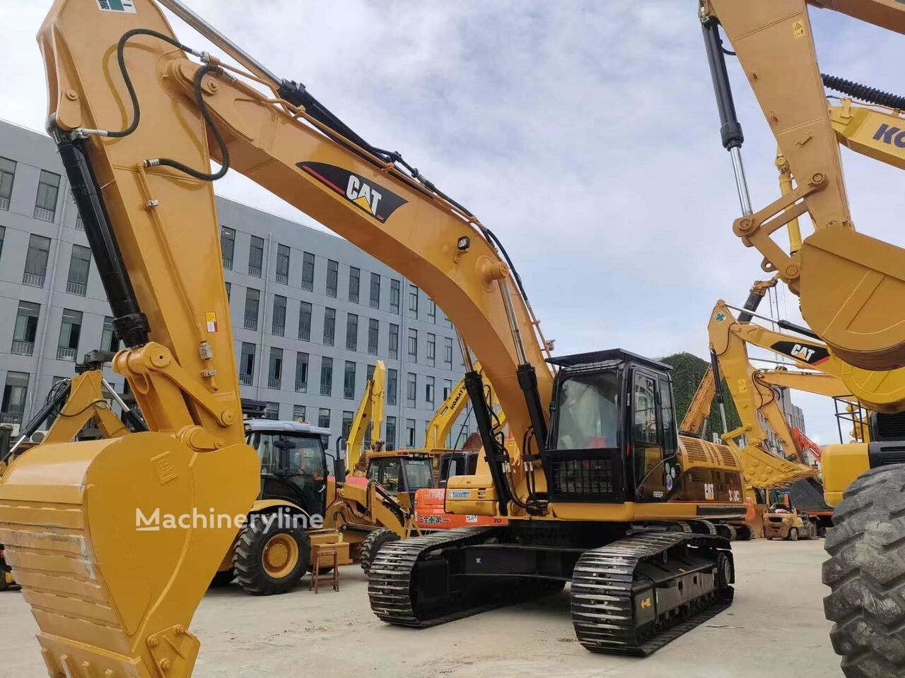 Гусеничный экскаватор Caterpillar 330CL - Machineryline
