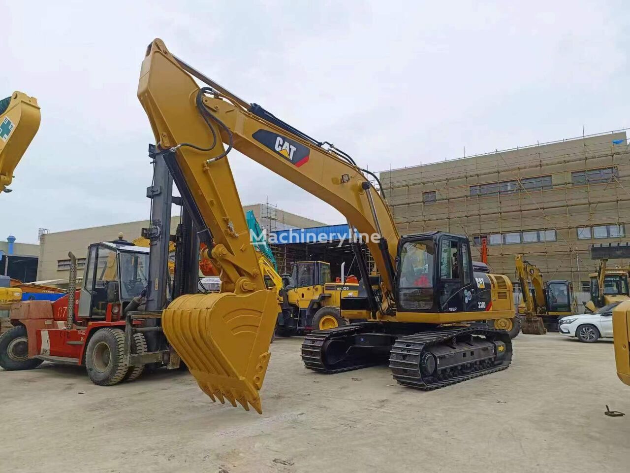 Caterpillar 330D tracked excavator