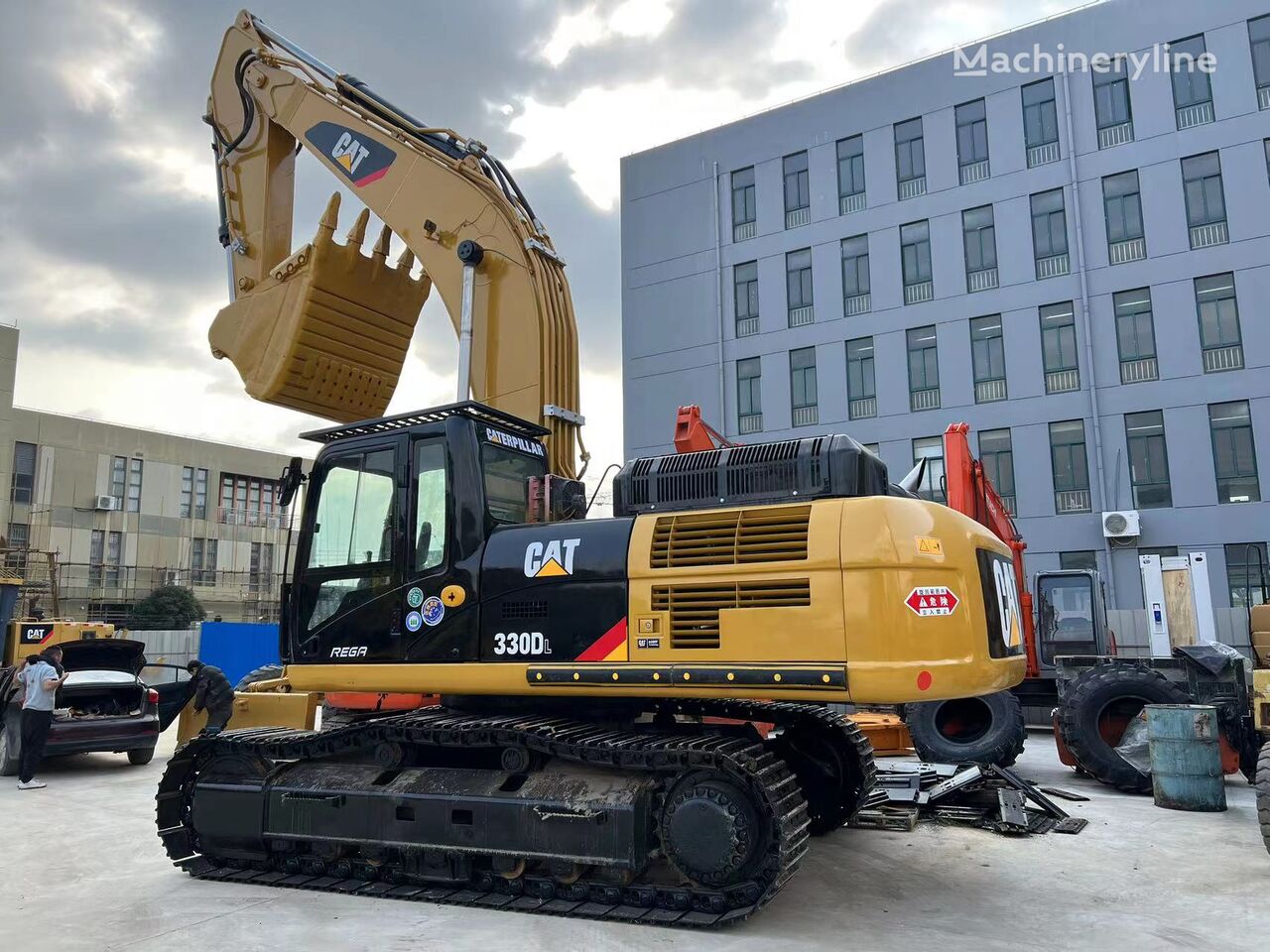 Caterpillar 330D lánctalpas kotrógép