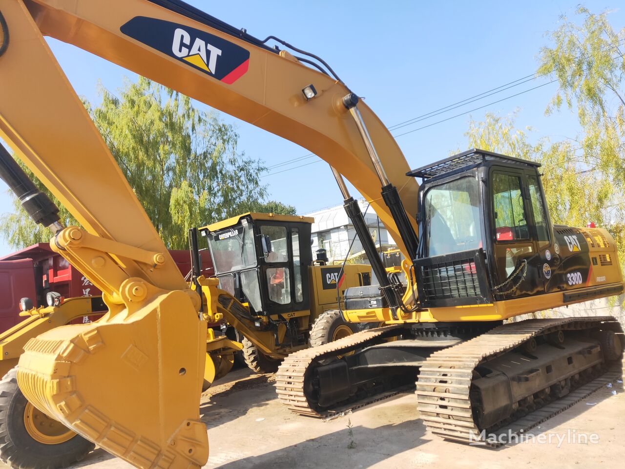 Caterpillar 330D tracked excavator