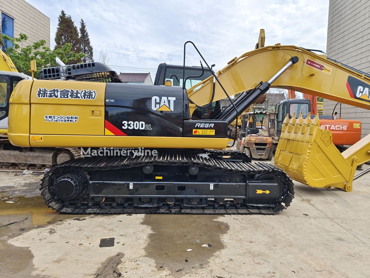 Caterpillar 330D2L excavadora de cadenas - Machineryline