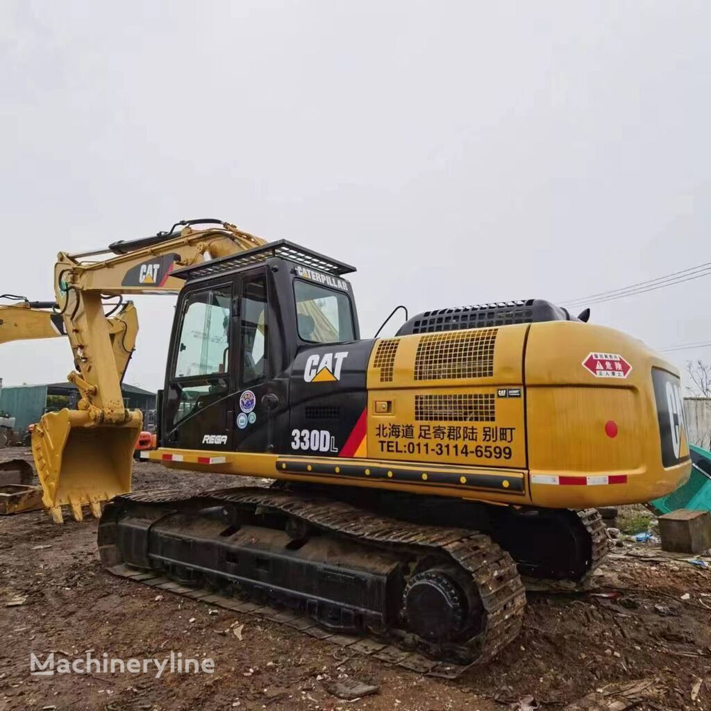 Caterpillar 330DL tracked excavator