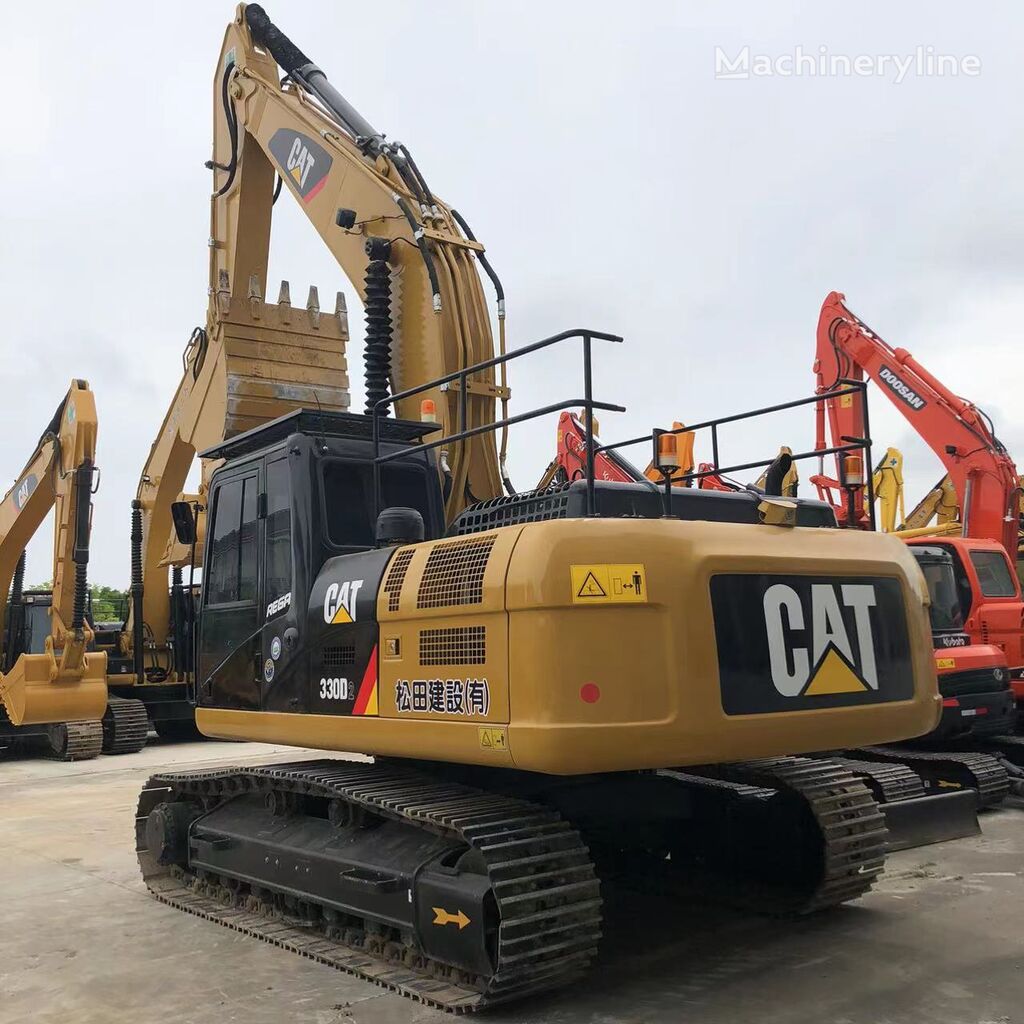 Caterpillar 330DL tracked excavator