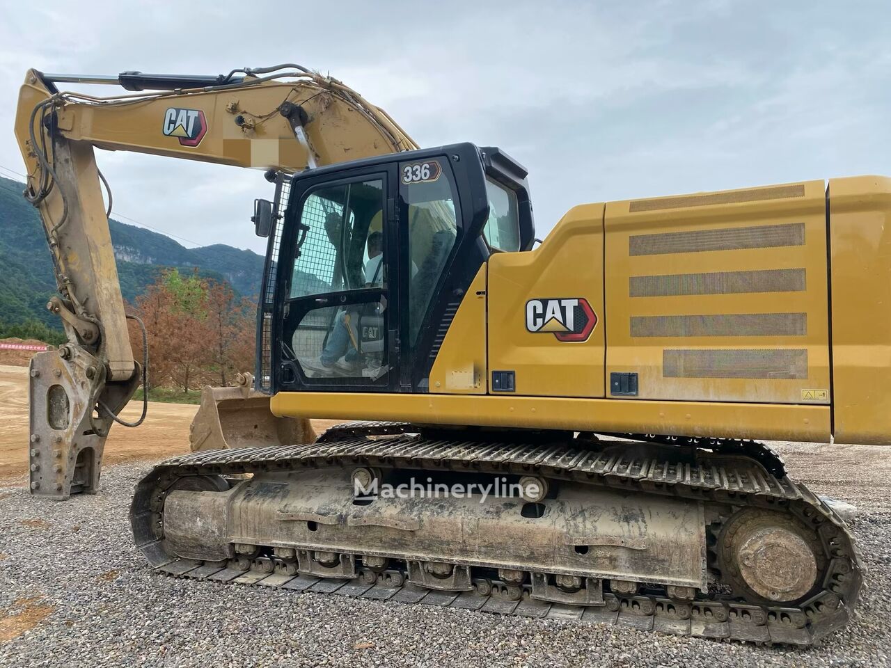 Caterpillar 330GC tracked excavator - Machineryline