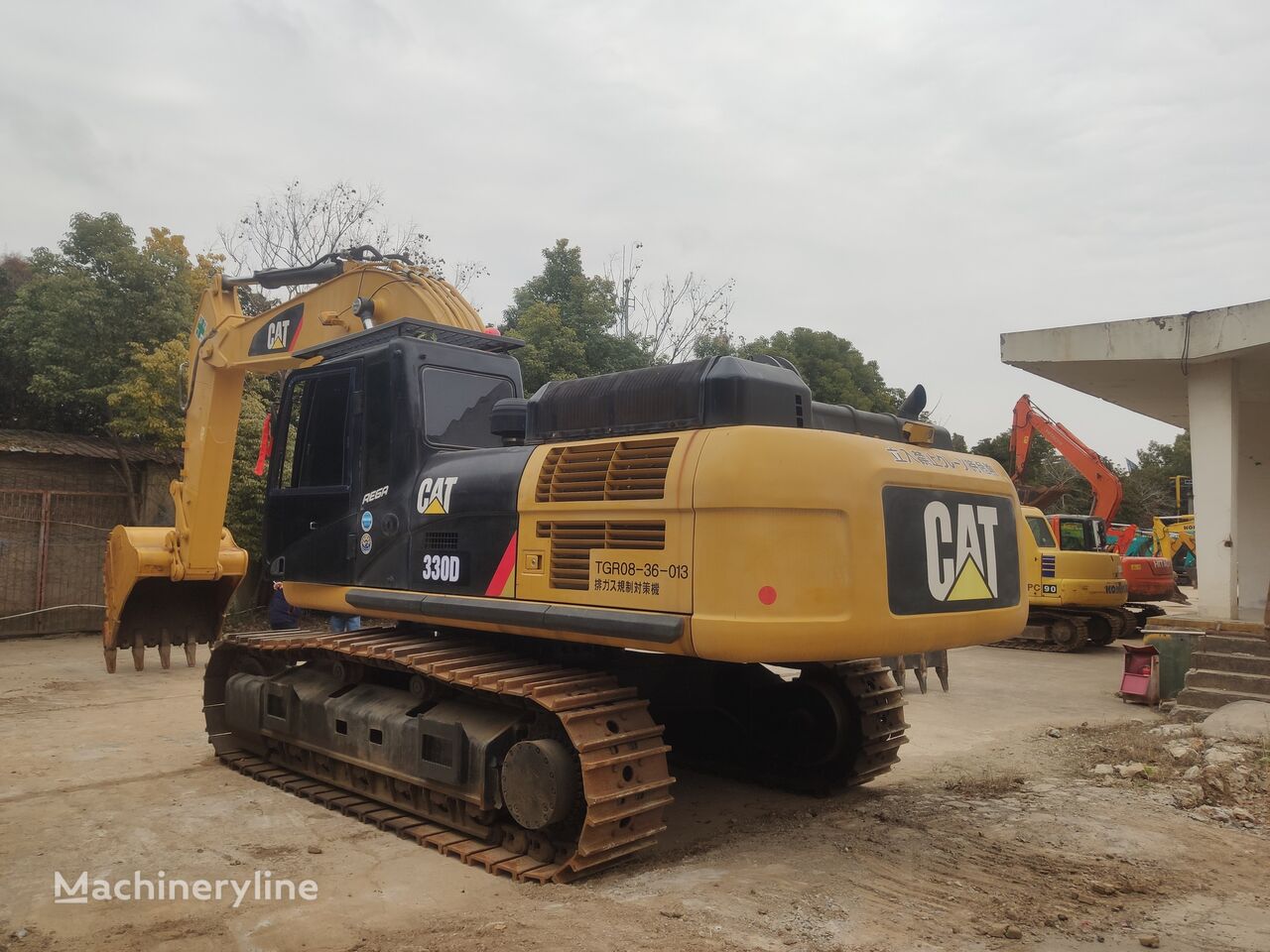 Caterpillar 330d tracked excavator