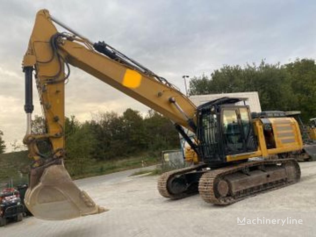 Caterpillar 336 tracked excavator