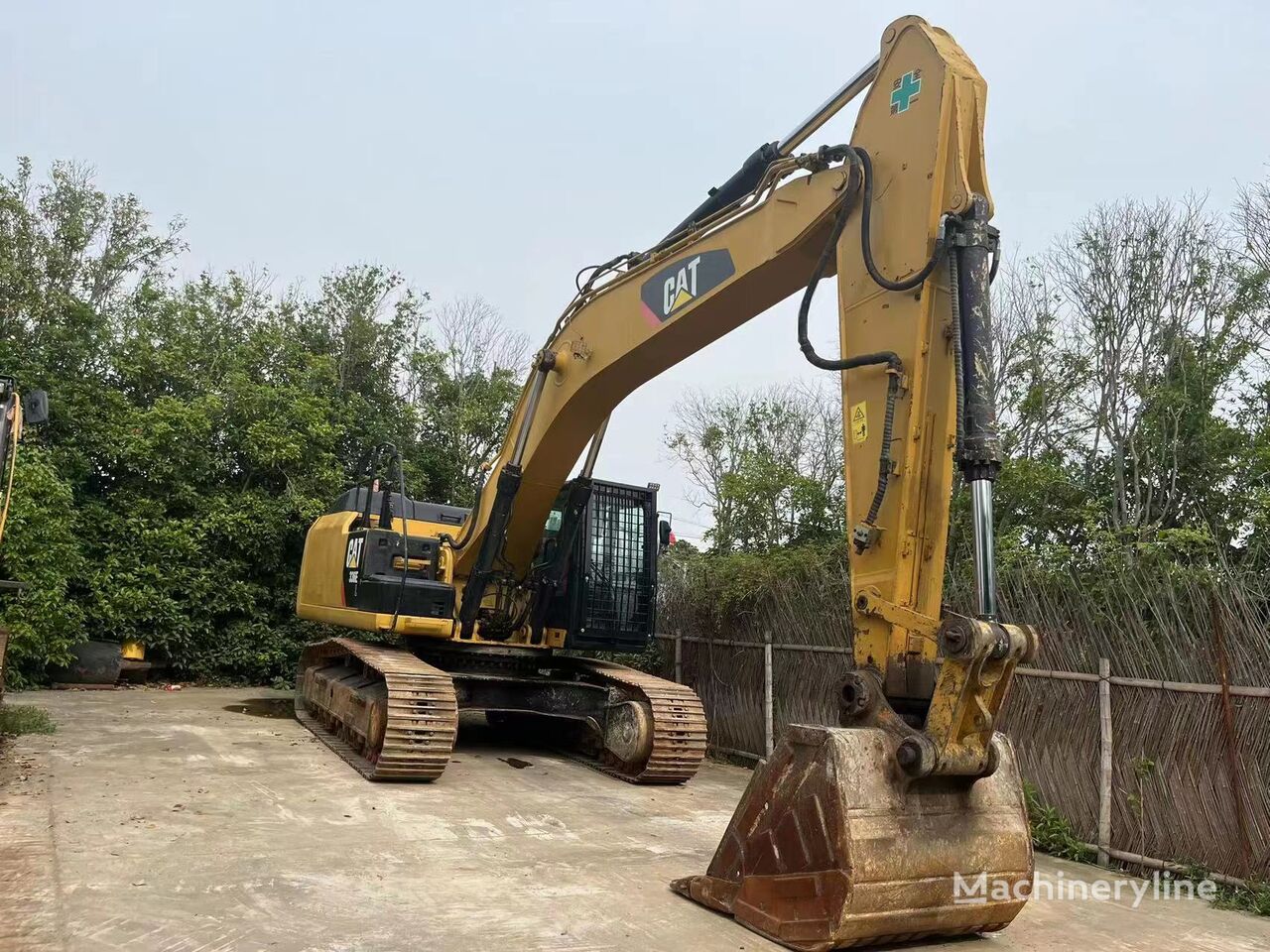 excavator dengan track Caterpillar 336E