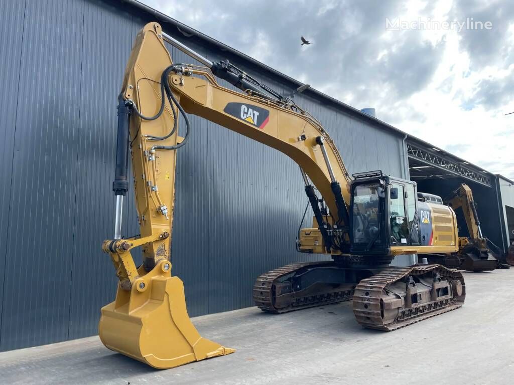 Caterpillar 340F tracked excavator