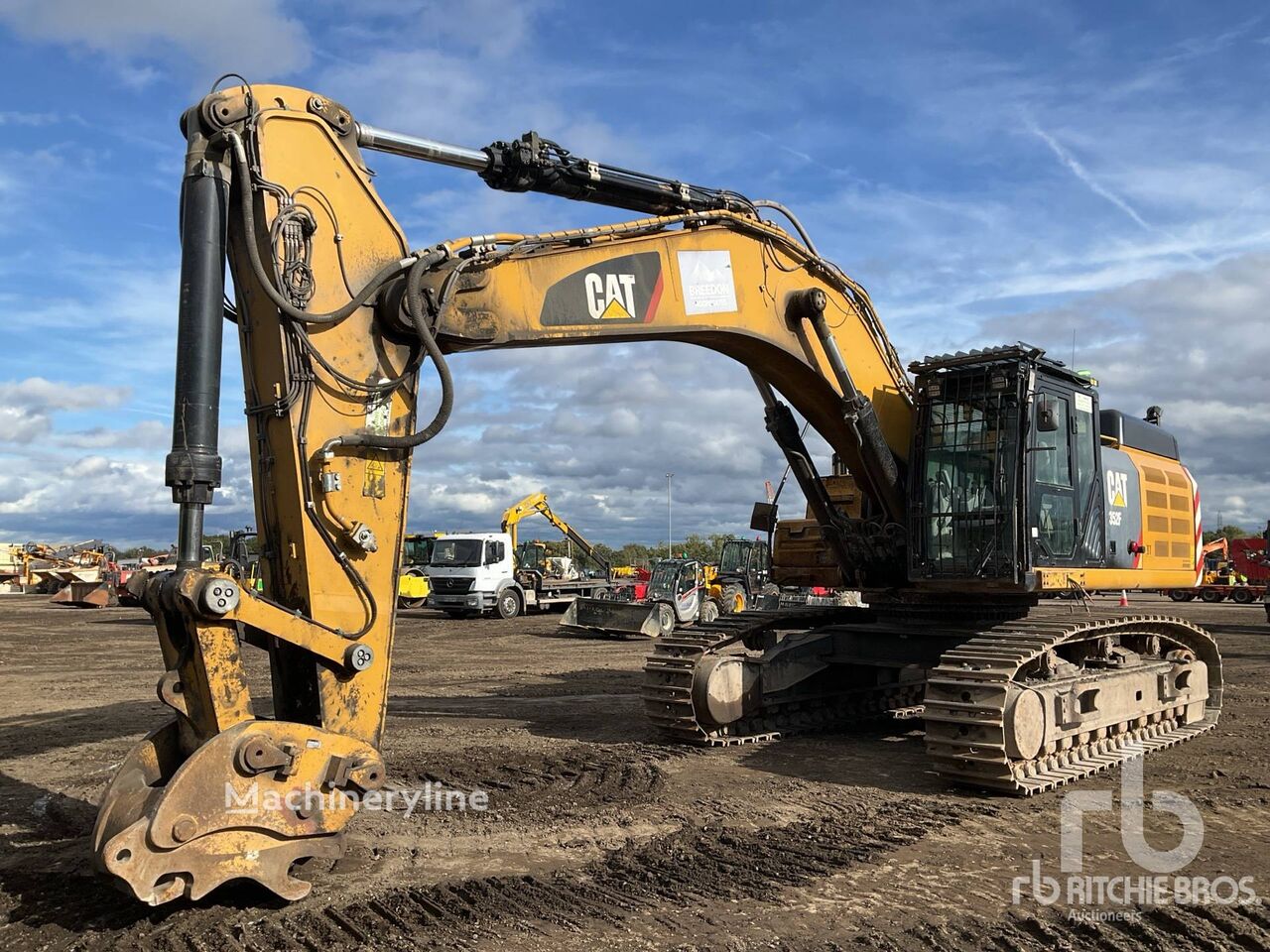 حفارة مجنزرة Caterpillar 352F - Machineryline