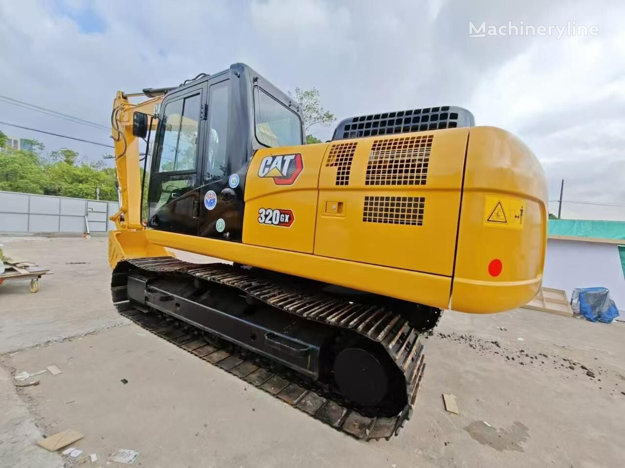 Caterpillar CAT 320GX tracked excavator