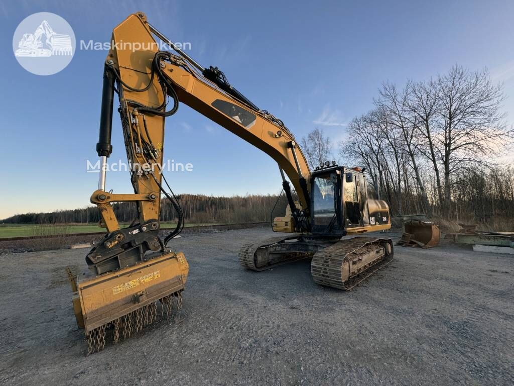 Caterpillar CAT 324 D L tracked excavator