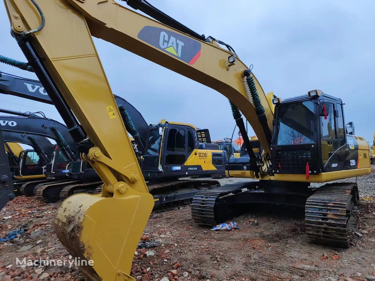 履带式挖掘机 Caterpillar CAT320D2