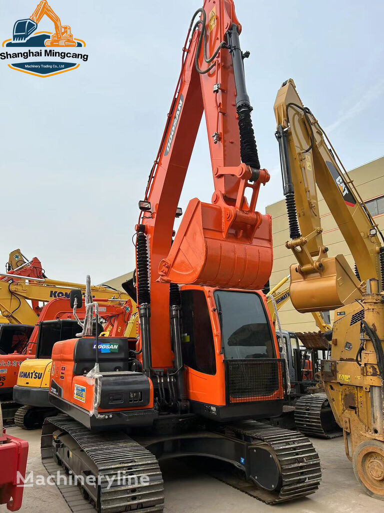 حفارة مجنزرة Caterpillar DX150LC-9C