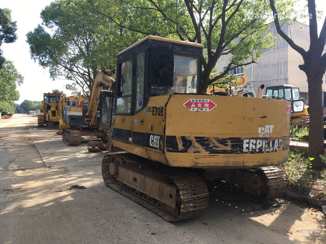 Caterpillar E70B rupsgraafmachine