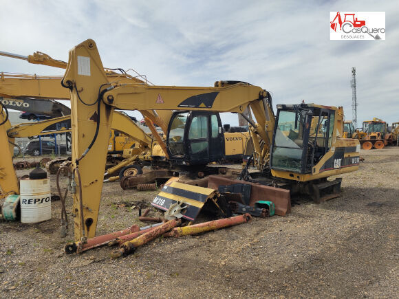 حفارة مجنزرة Caterpillar M318 من قطع الغيار