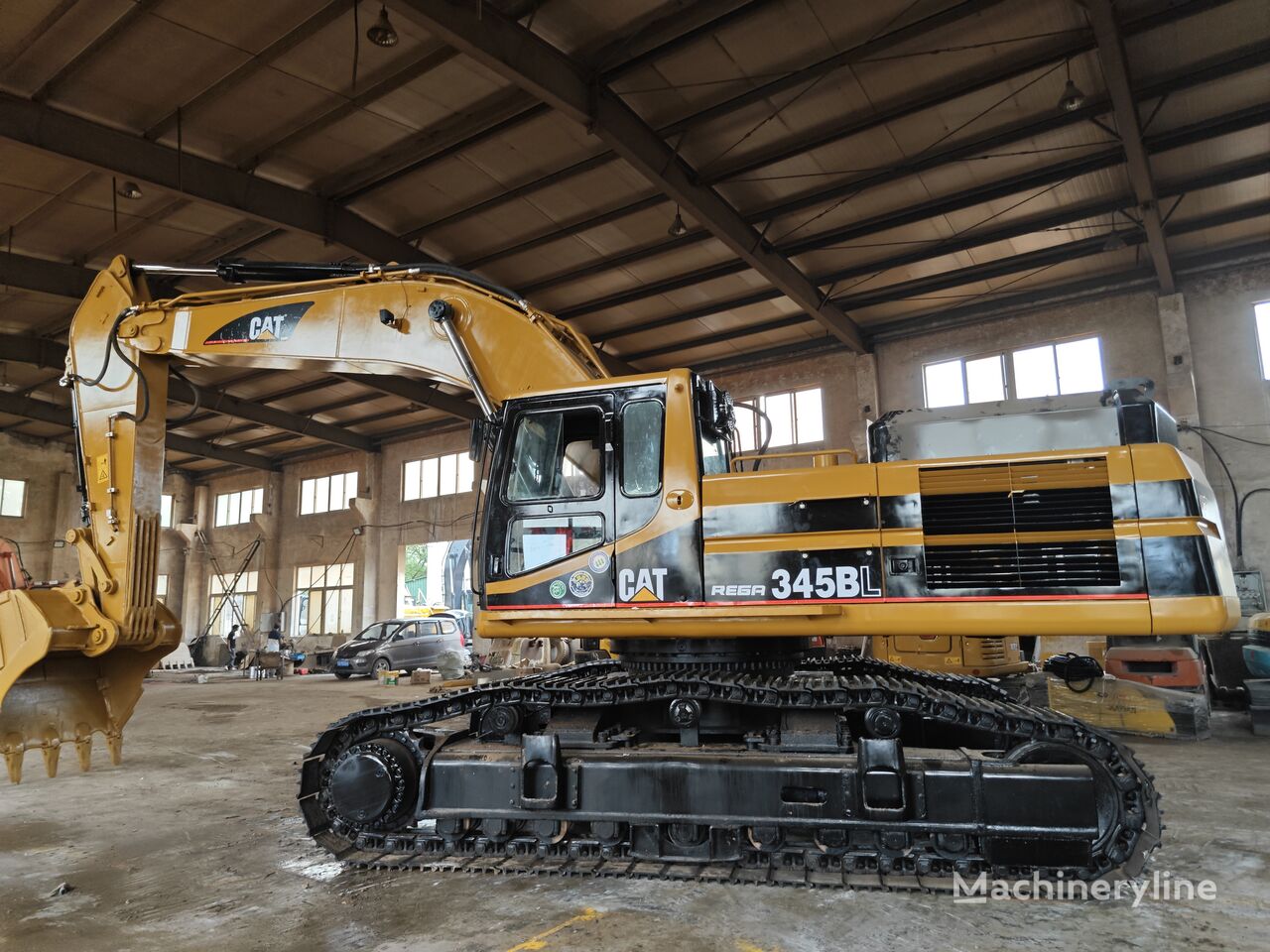 Caterpillar used 345BL heavy machine tracked excavator