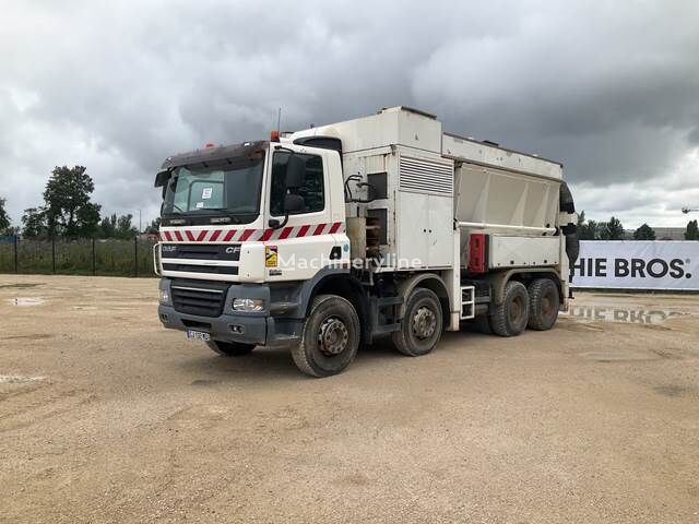 DAF CF85.460 tracked excavator