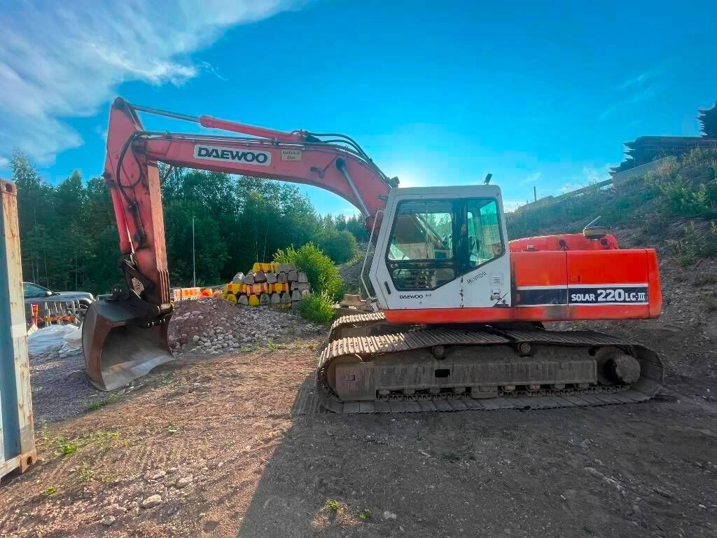 escavadora de rastos Daewoo Solar 220LC III