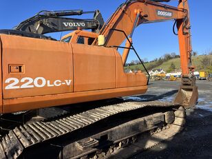 Doosan 220 -v tracked excavator