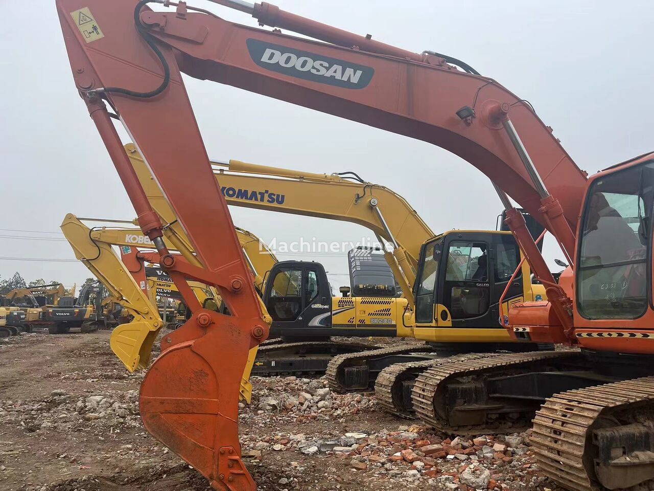 escavadora de rastos Doosan 220LC-7