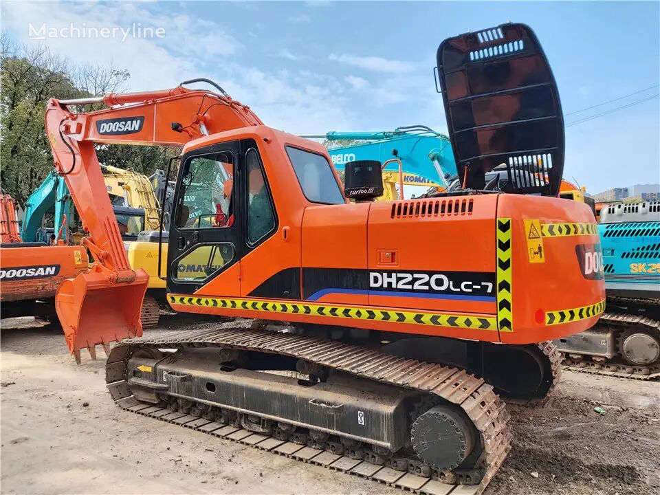 Doosan DH220 tracked excavator