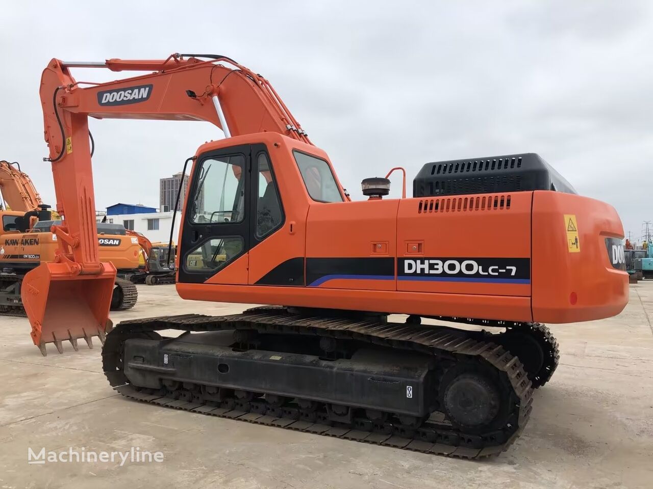 Doosan DH300 tracked excavator