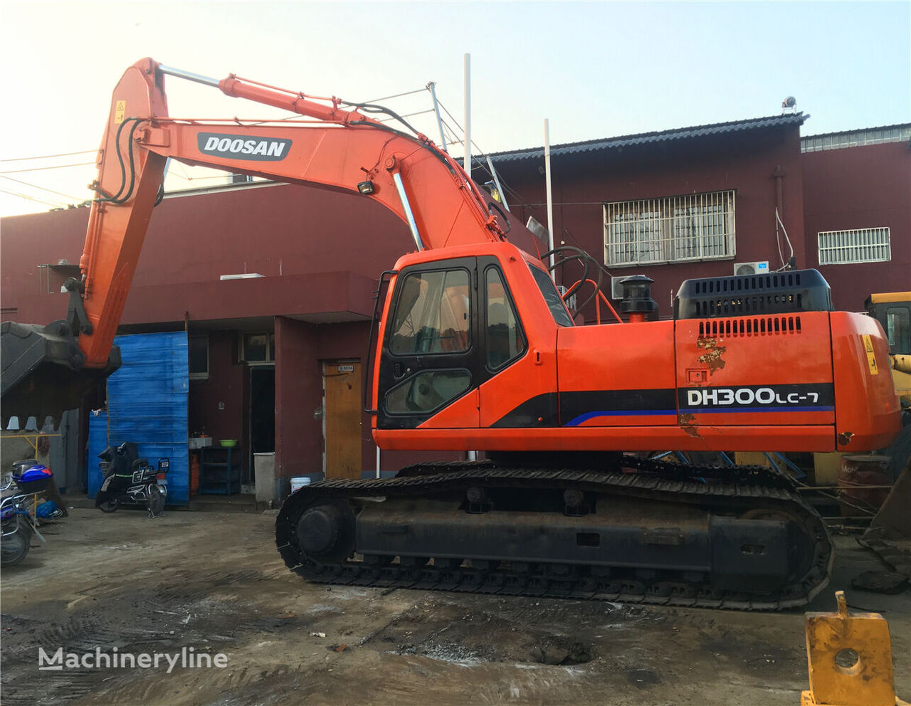 pelle sur chenilles Doosan DH300LC-7